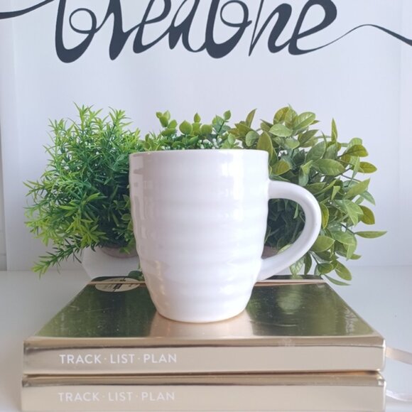 Set of 6 Ceramic Coffee Mugs | 15 oz | Classic White | Lead-Free Porcelain - Picture 2 of 7